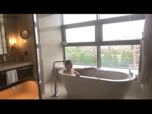 ❤️ Tremenda babe Passionately jerking off its pussy in u bagnu ❤️ Video anale à noi