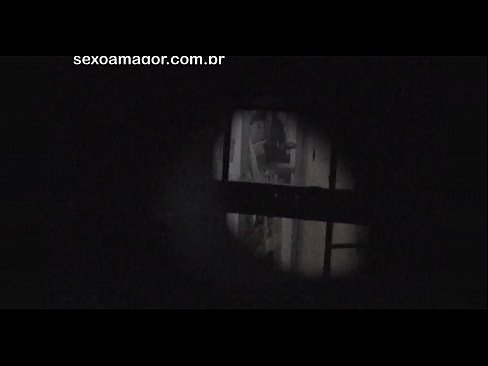 ❤️ Blondie hè videoregistrata in segretu da un voyeur di u quartieru nascostu daretu à i mattoni cavi ❤️ Video anale à noi